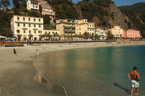 Cinque Terre on Foot: Colorful Cliffs, Vineyards and Sea Breezes