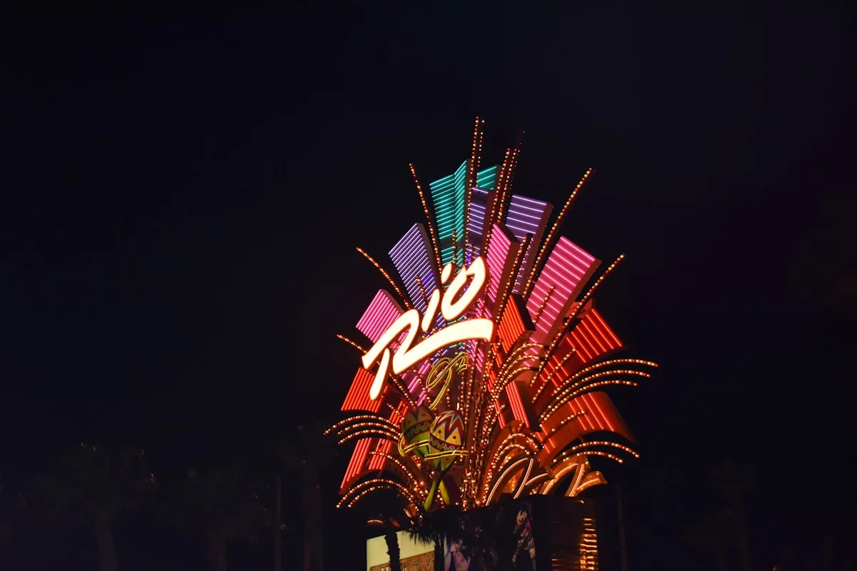 Notes from Las Vegas: Streets, Light and Slow Mornings — Las Vegas travel guide