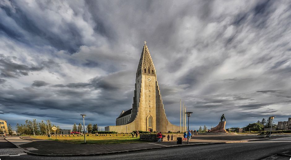 No darkness at all in Reykjavik