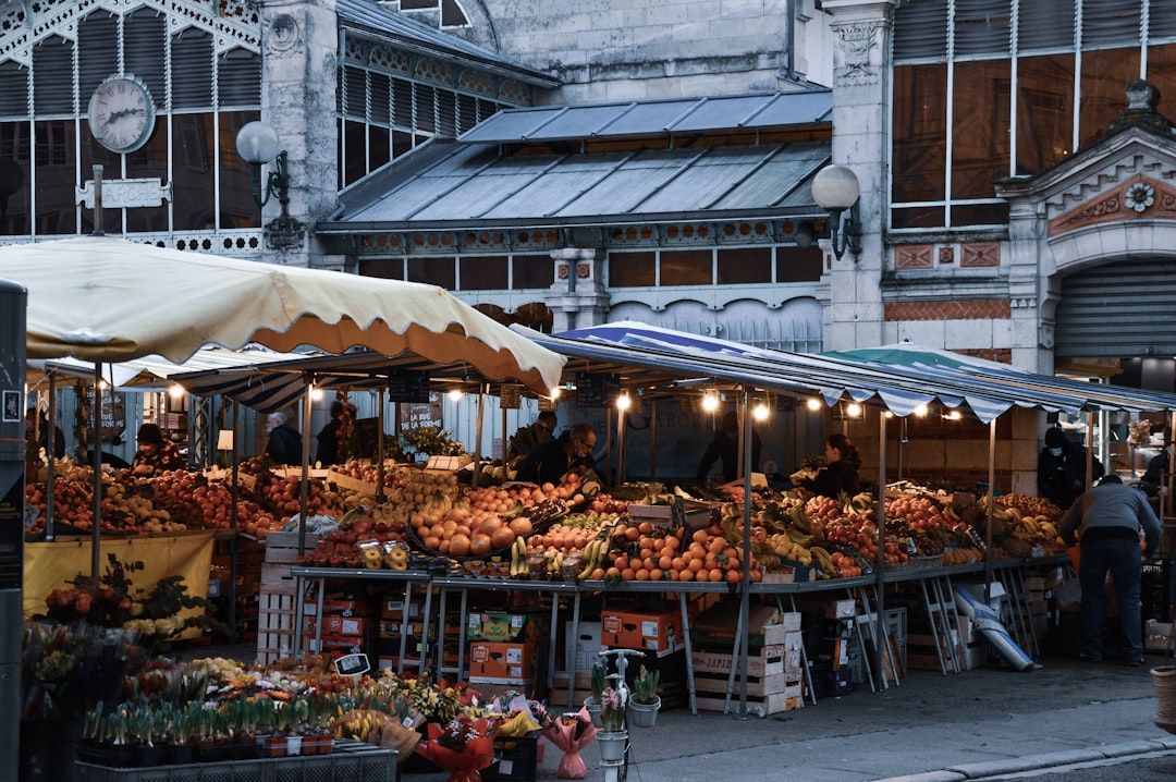 France street market local life